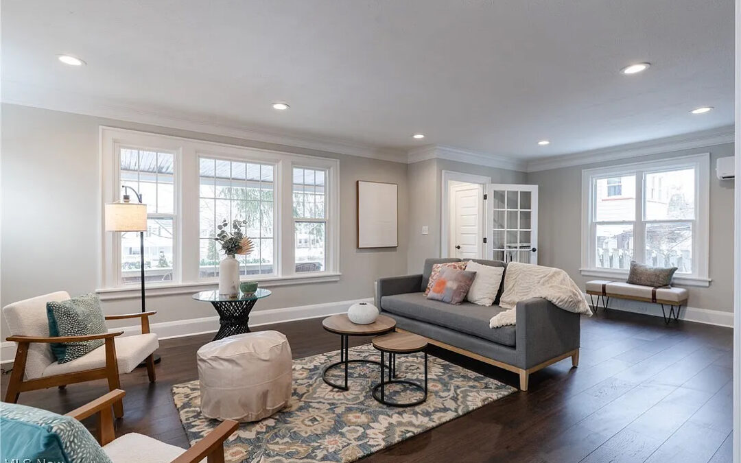 15615 Hillard Drive, Lakewood,  Ohio